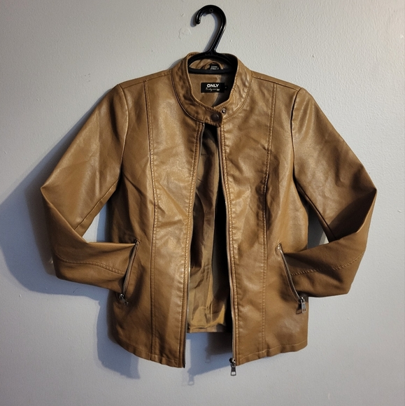 NWOT Brown faux leather jacket / Manteau en faux cuir brun - Picture 2 of 13